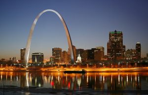1024px-St_Louis_night_expblend